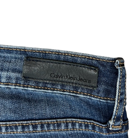 Calvin Klein Dark Washed Mid Rise Ultra Skinny Jeans Women’s Petite Size 6 x 29 - Picture 3 of 5